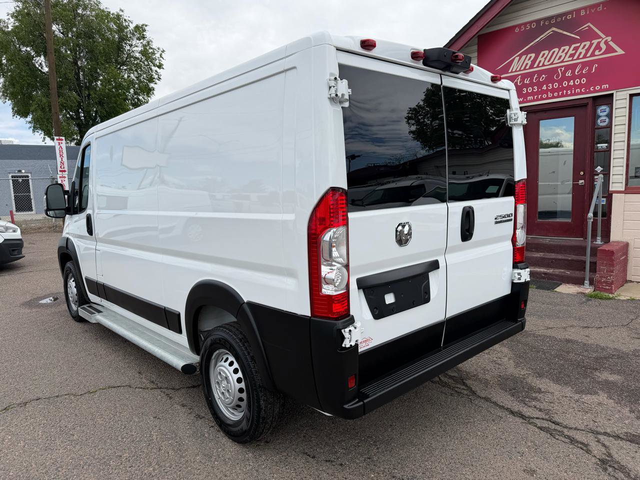 Used 2025 RAM ProMaster 2500 w/ U-Haul Equipment Group FWD image 7