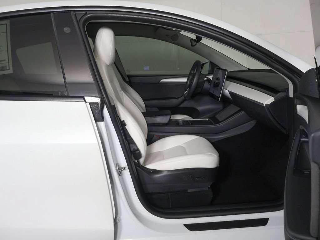 Used 2023 Tesla Model Y Long Range AWD/4WD image 28