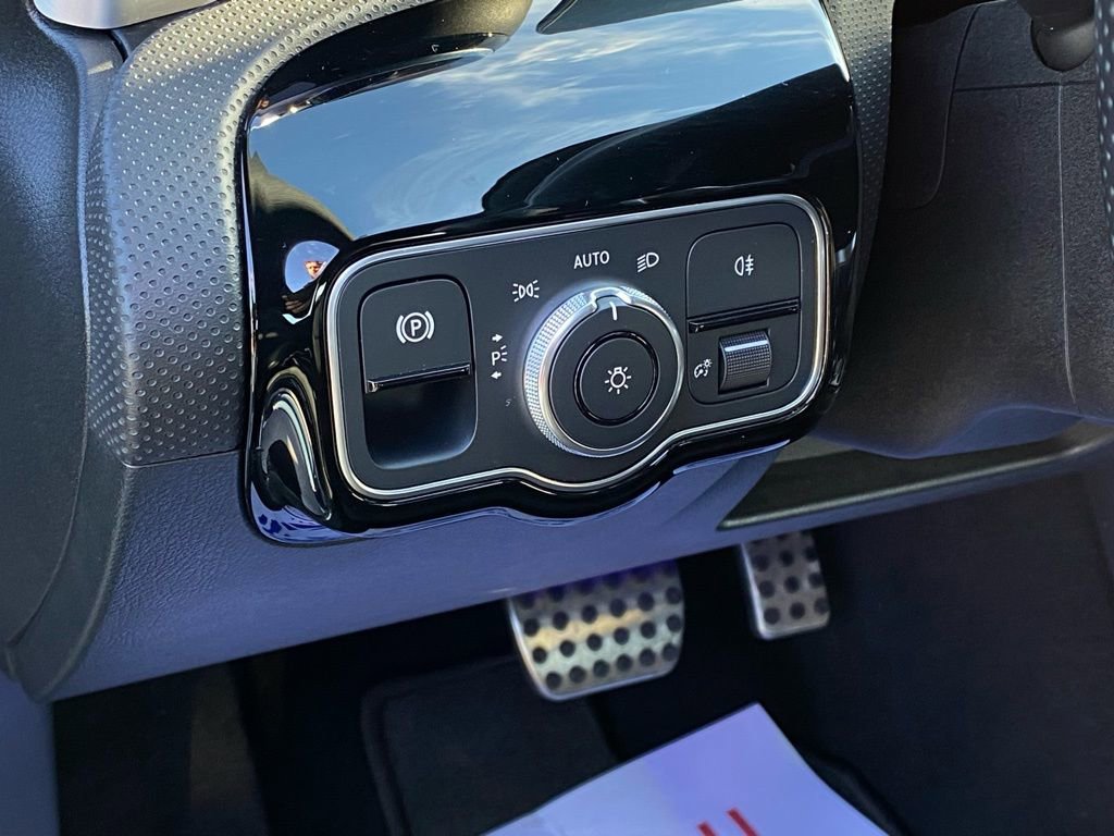 Used 2023 Mercedes-Benz CLA 250 image 10