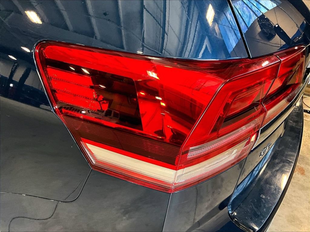 Used 2019 Volkswagen Atlas SE w/ Towing Package AWD/4WD image 35