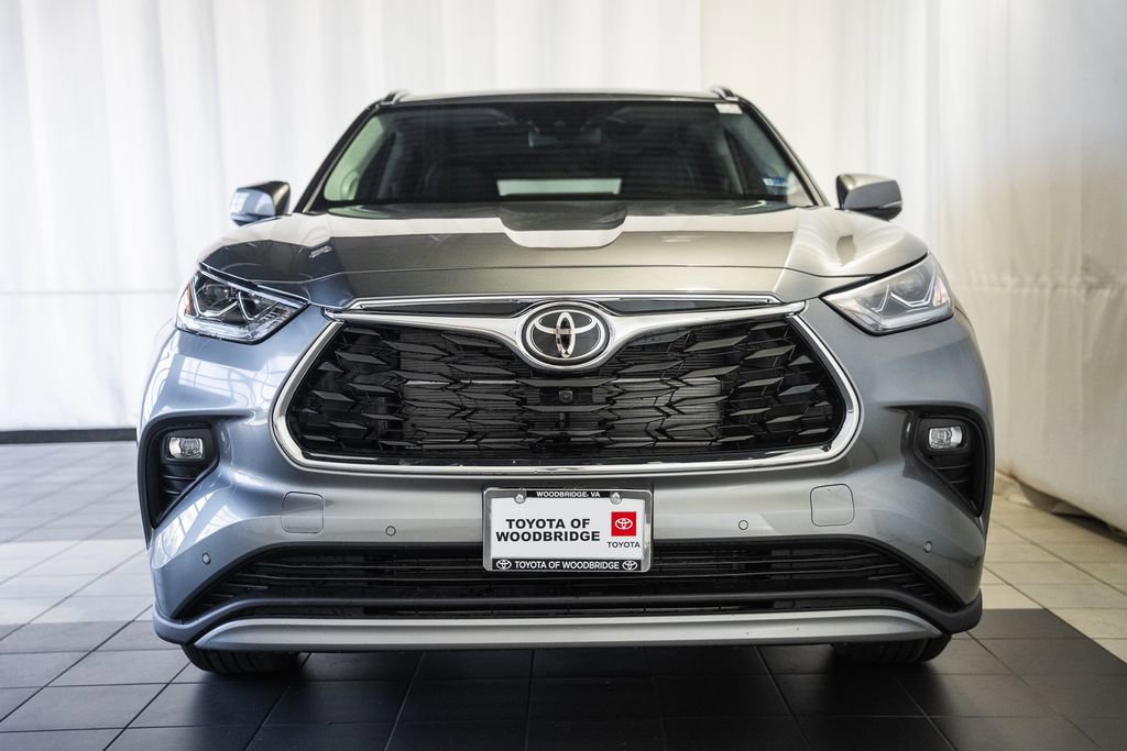 New 2026 Toyota Highlander Platinum AWD/4WD image 2