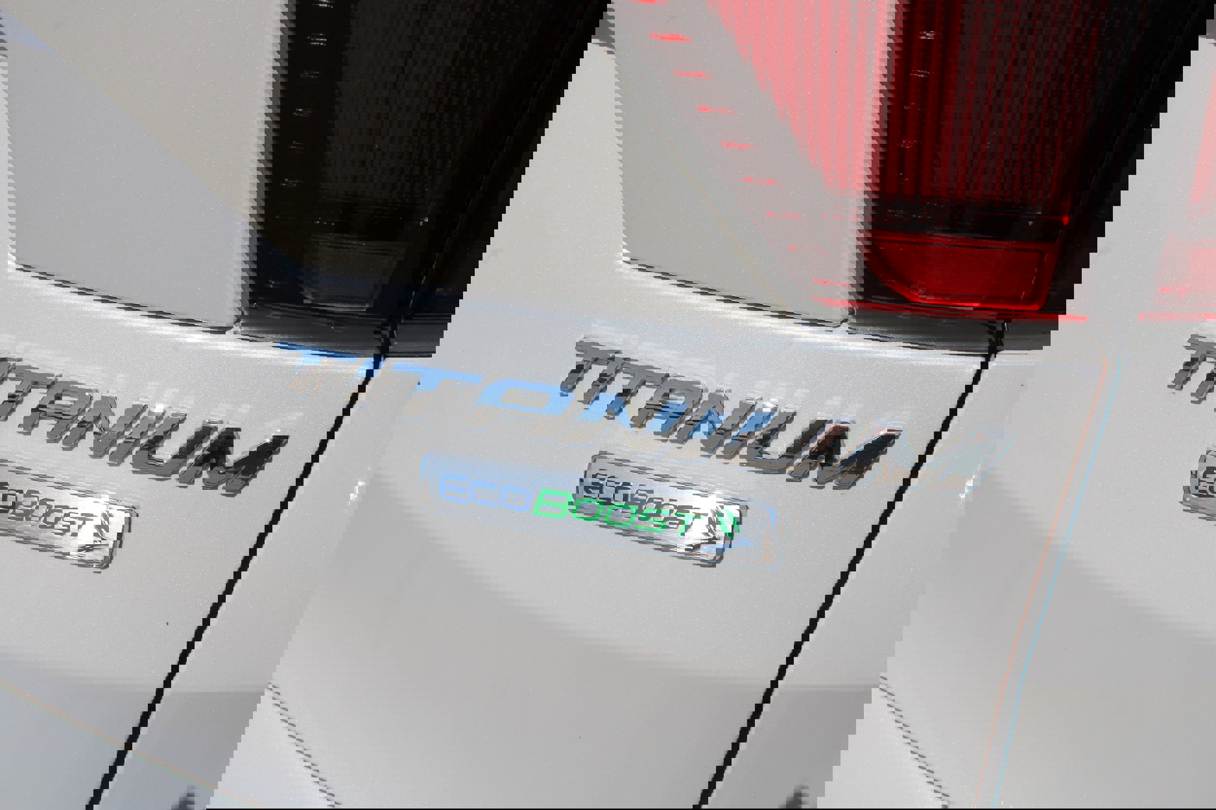 Used 2019 Ford Escape Titanium image 13