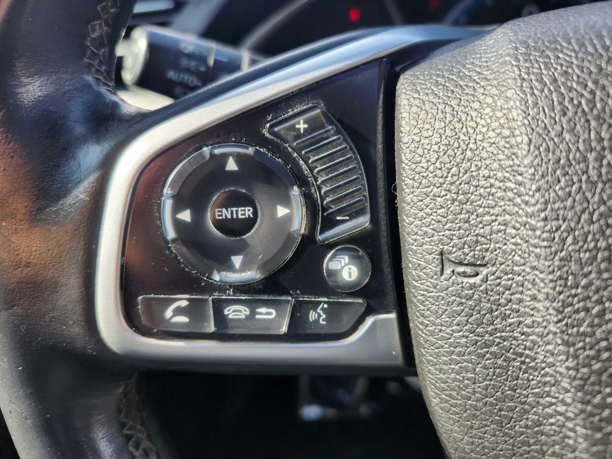 Used 2018 Honda Civic EX-L image 14