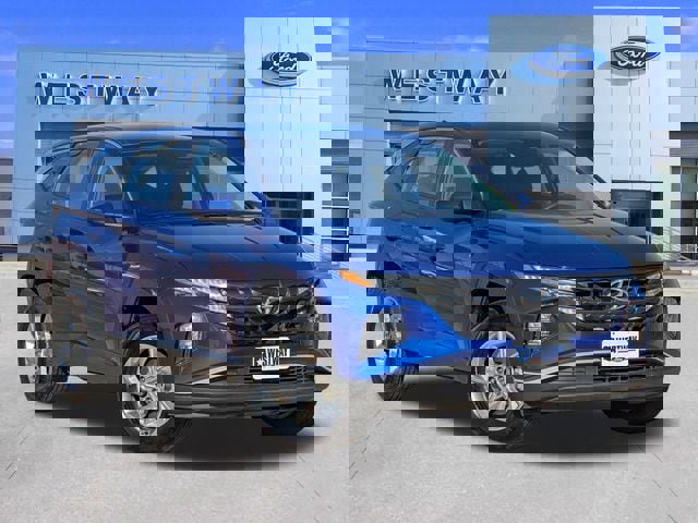 Used 2023 Hyundai Tucson SE image 2