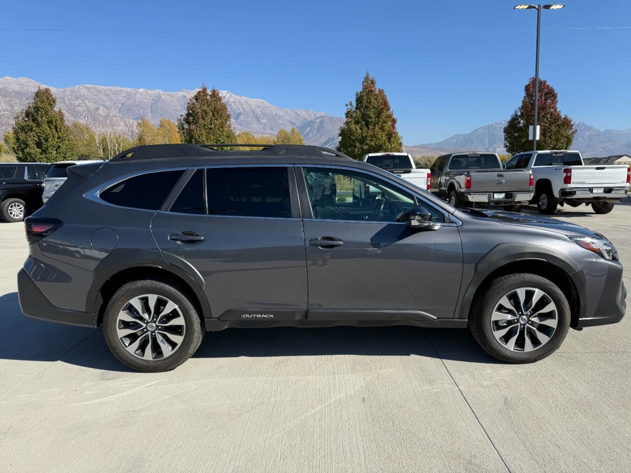 Used 2024 Subaru Outback Limited image 3