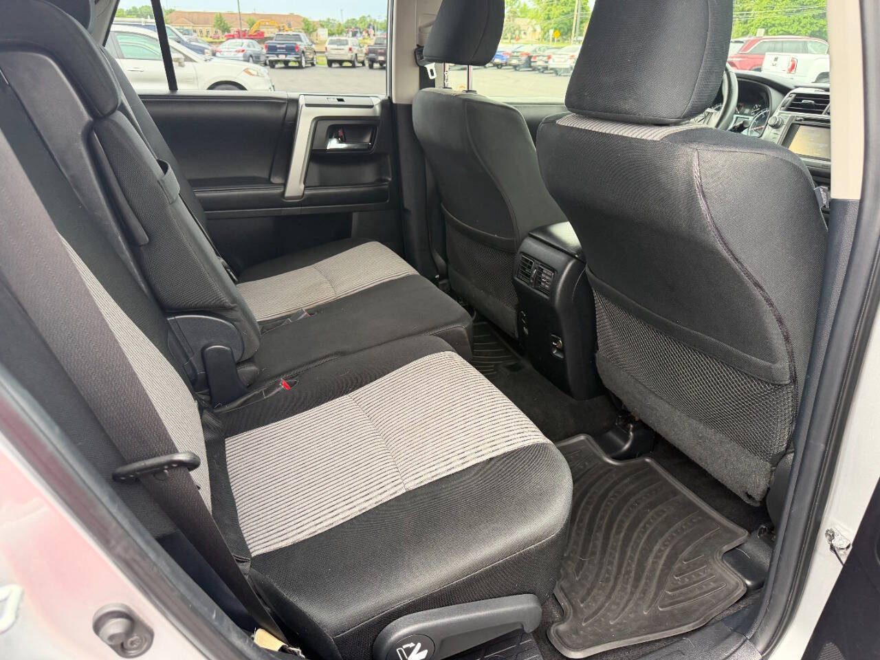 Used 2014 Toyota 4Runner SR5 AWD/4WD image 15
