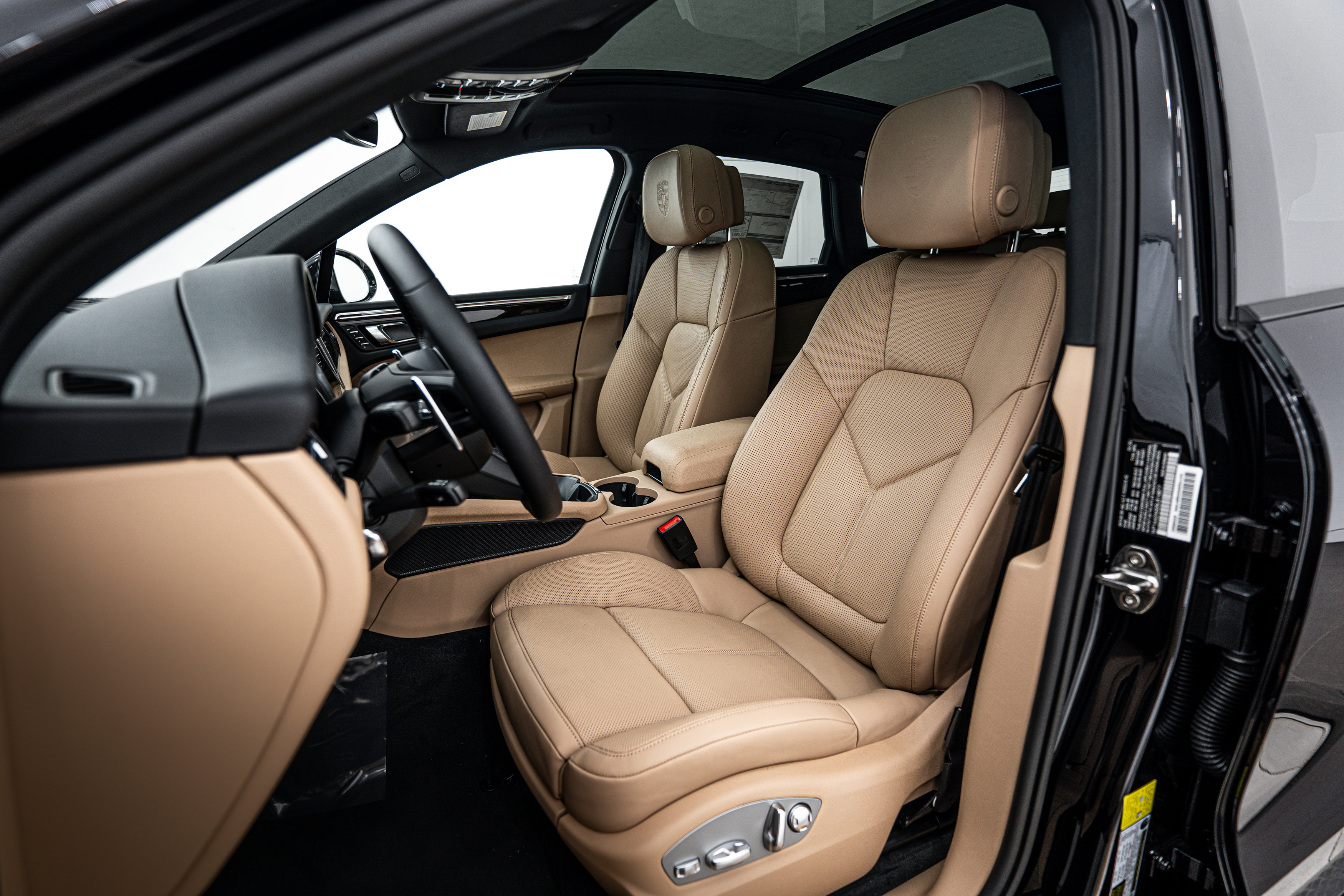 New 2025 Porsche Macan image 5