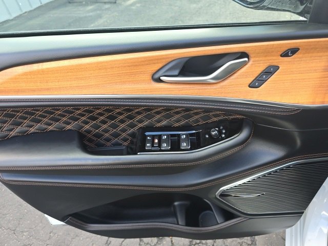 Used 2023 Jeep Grand Cherokee L Summit image 9