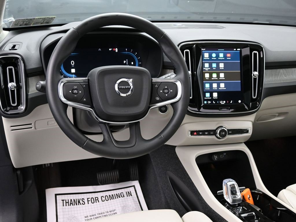 Used 2024 Volvo XC40 B5 Ultimate w/ Protection Package image 31