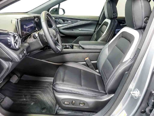 Used 2026 Chevrolet Blazer EV LT AWD/4WD image 12