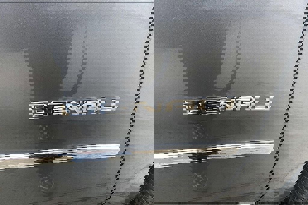 Used 2018 GMC Yukon Denali w/ Open Road Package image 7