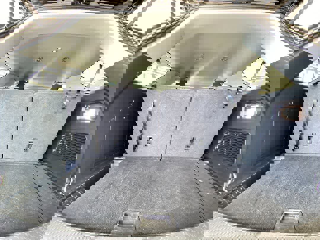 Used 2023 Ford Explorer XLT image 26