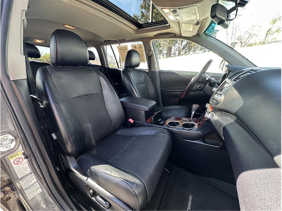 Used 2012 Toyota Highlander Limited image 15