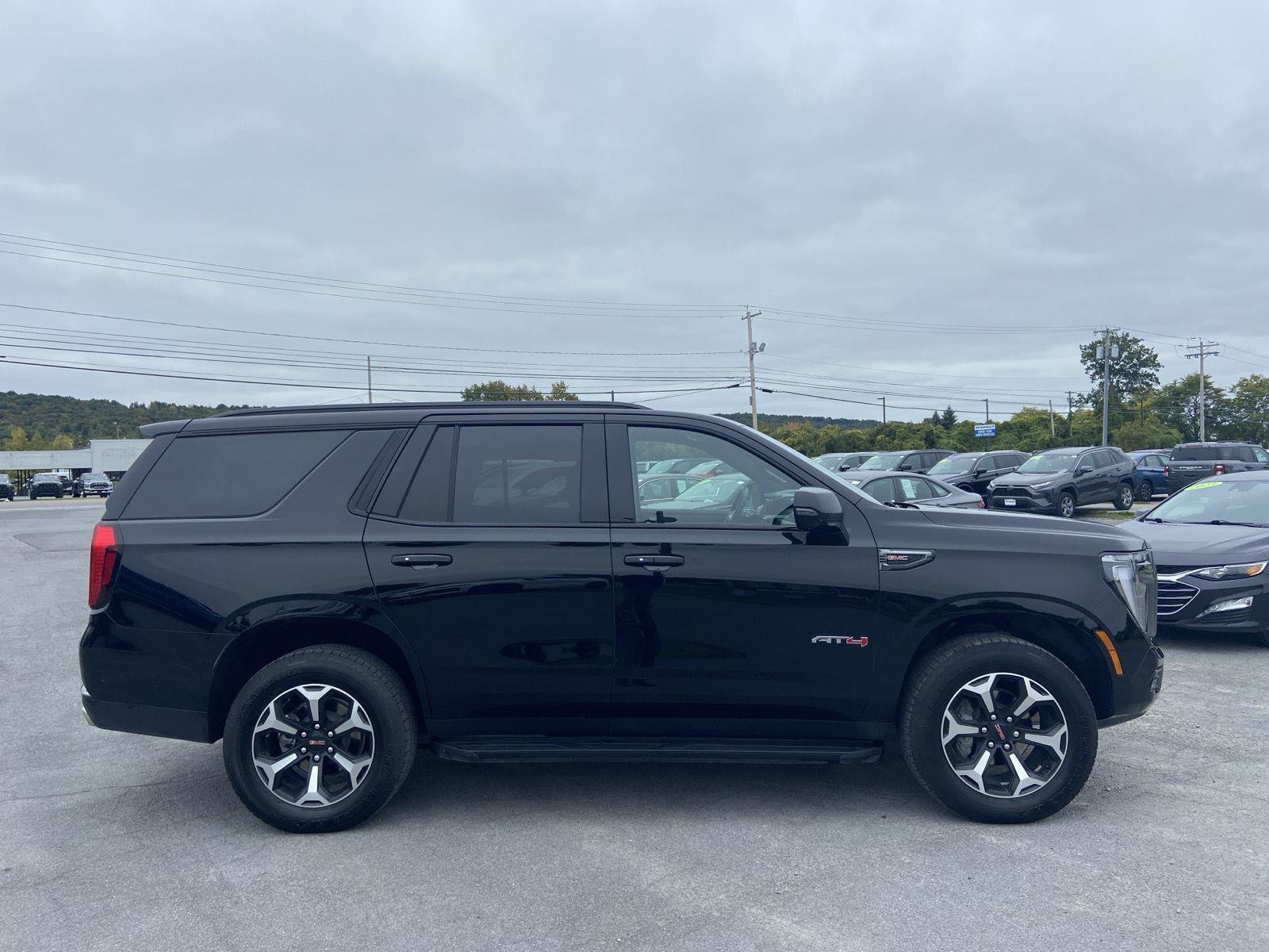 Used 2026 GMC Yukon AT4 w/ LPO, Floor Liner Package AWD/4WD image 6
