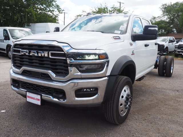 New 2026 RAM 5500 Tradesman w/ Chrome Appearance Group image 2