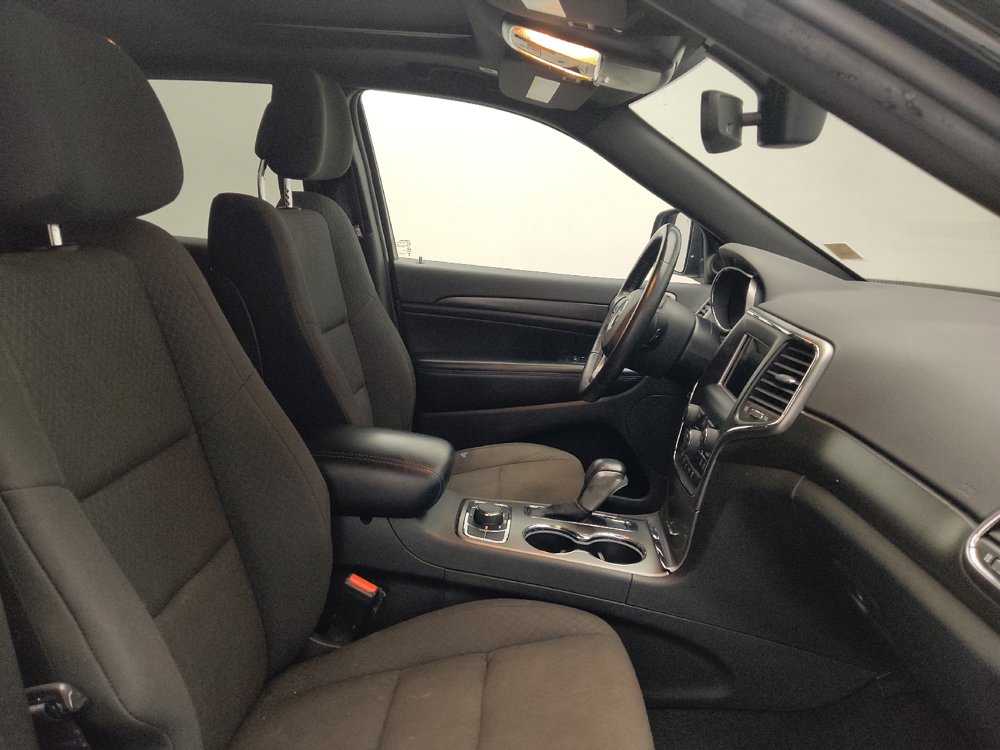 Used 2018 Jeep Grand Cherokee Laredo AWD/4WD image 21