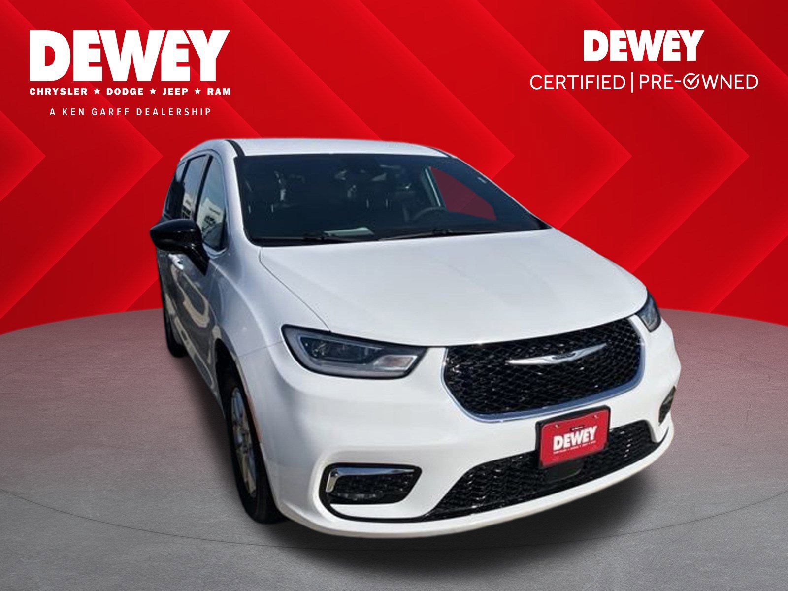 Used 2025 Chrysler Pacifica Select