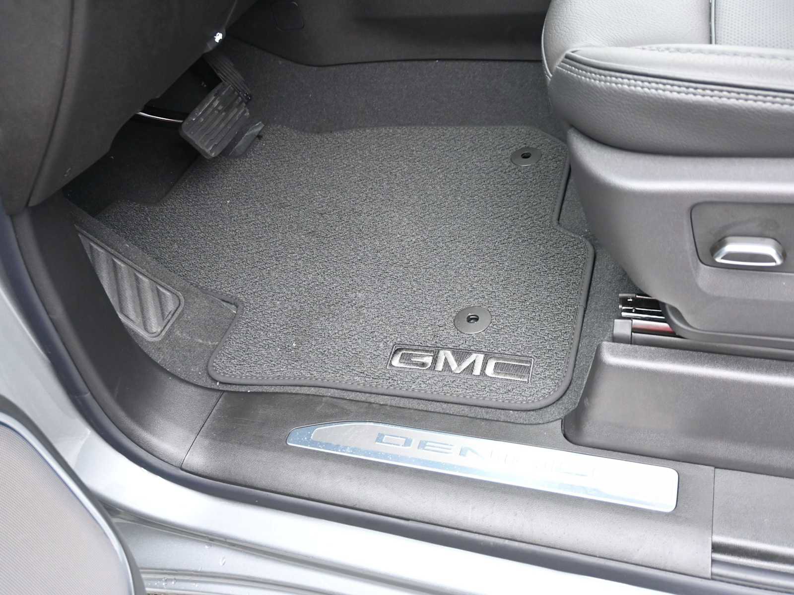 New 2026 GMC Sierra 3500 Denali w/ Denali Reserve Package image 25