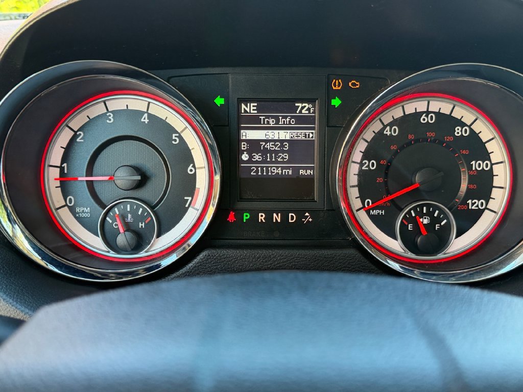 Used 2013 Dodge Grand Caravan SXT w/ Rear Park Assist Pkg FWD image 26