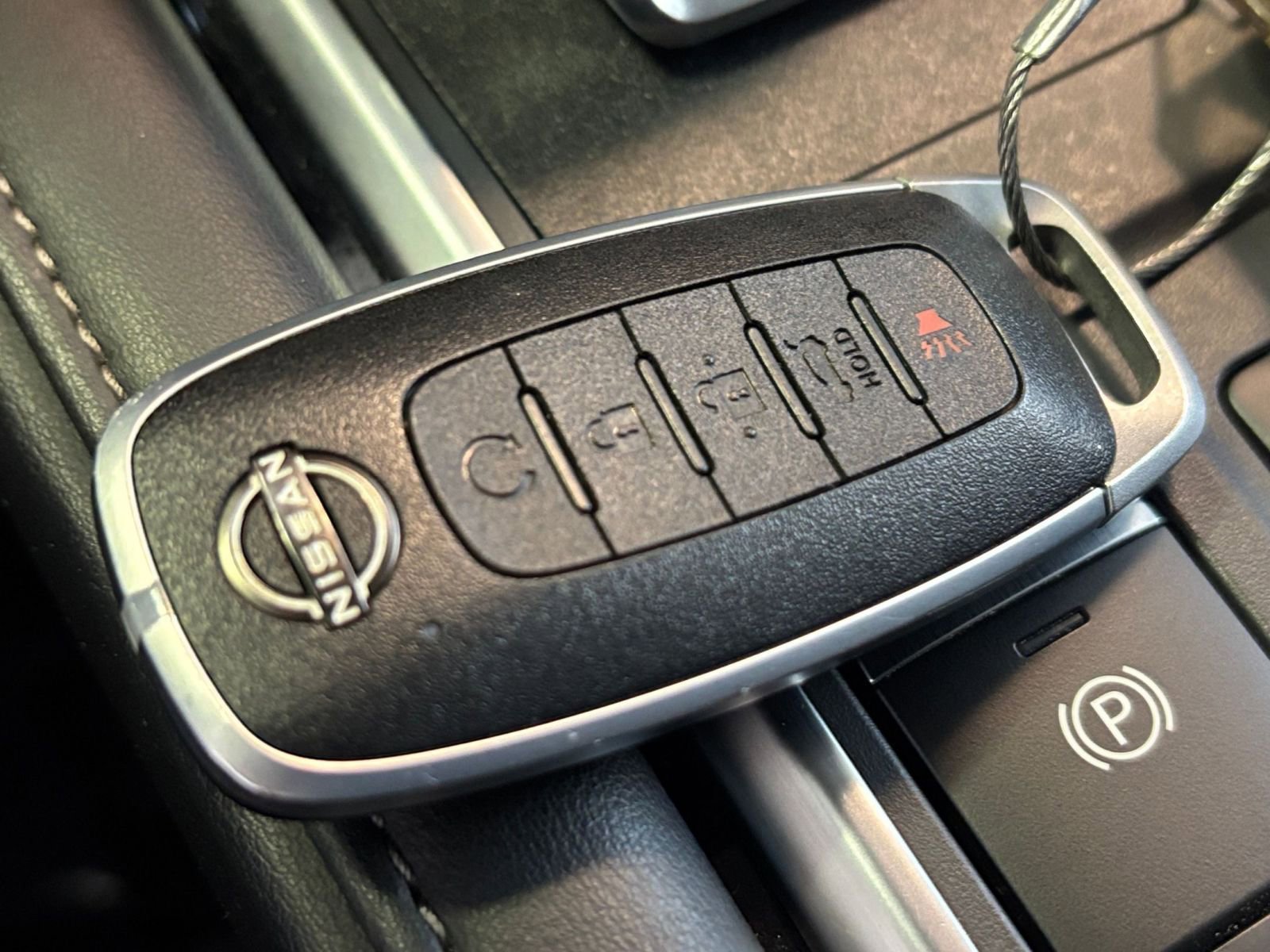 Used 2025 Nissan Pathfinder SV image 27