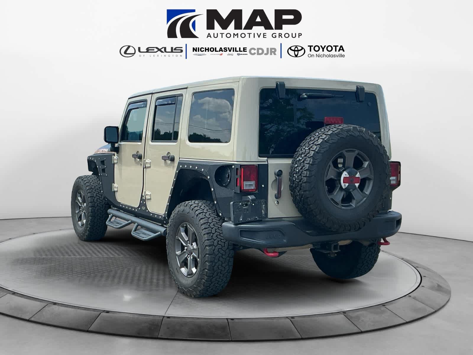 Used 2017 Jeep Wrangler Unlimited Rubicon AWD/4WD image 3