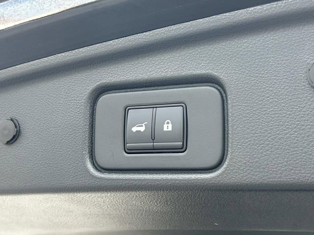 Used 2025 Nissan Pathfinder SL AWD/4WD image 13