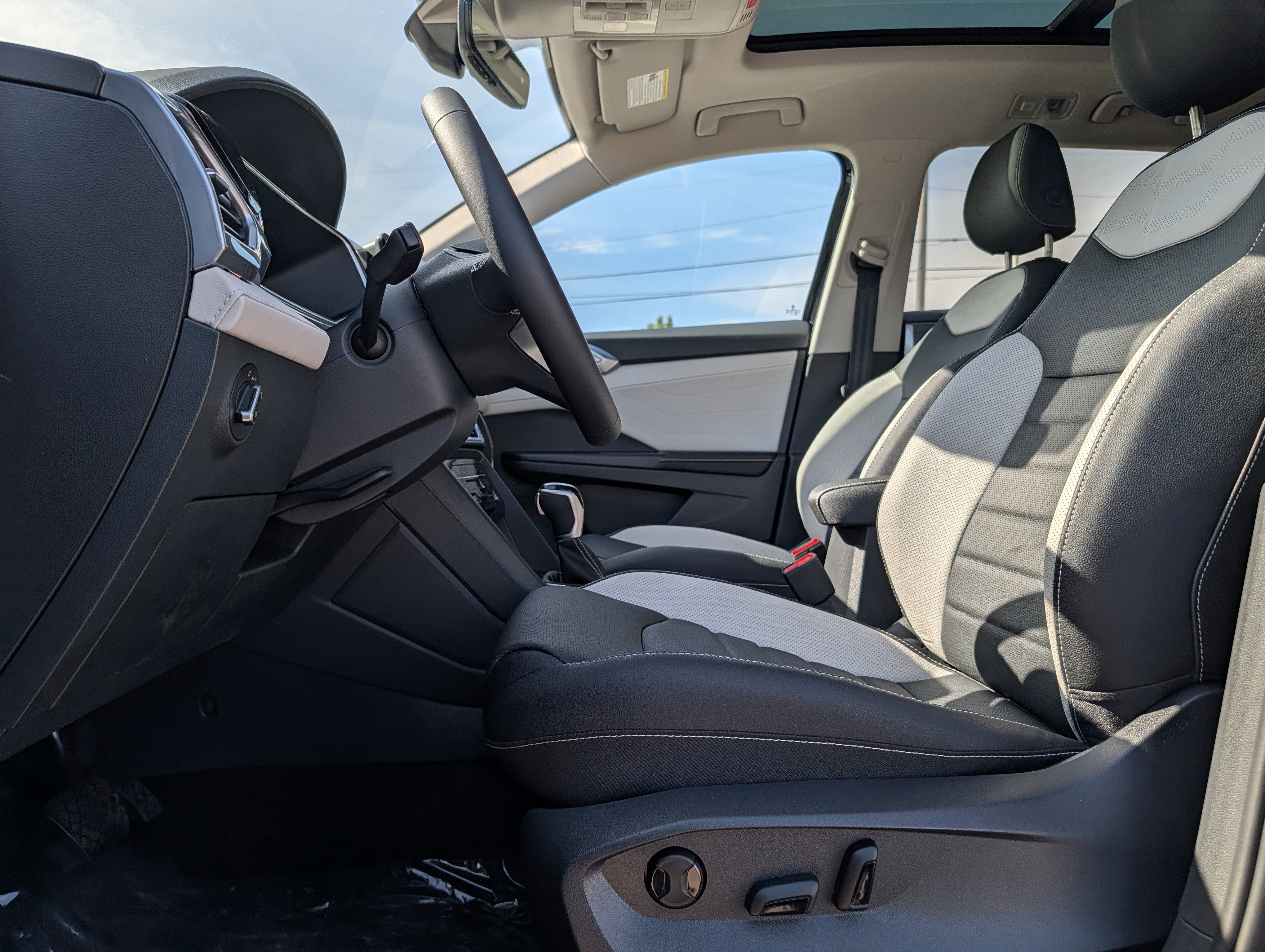 New 2027 Volkswagen Taos SEL AWD/4WD image 5