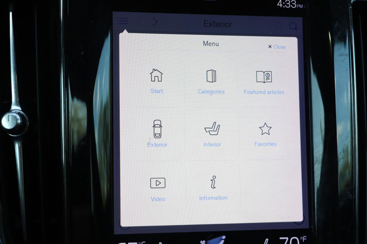 Used 2021 Volvo XC60 T5 R-Design w/ Advanced Package image 31