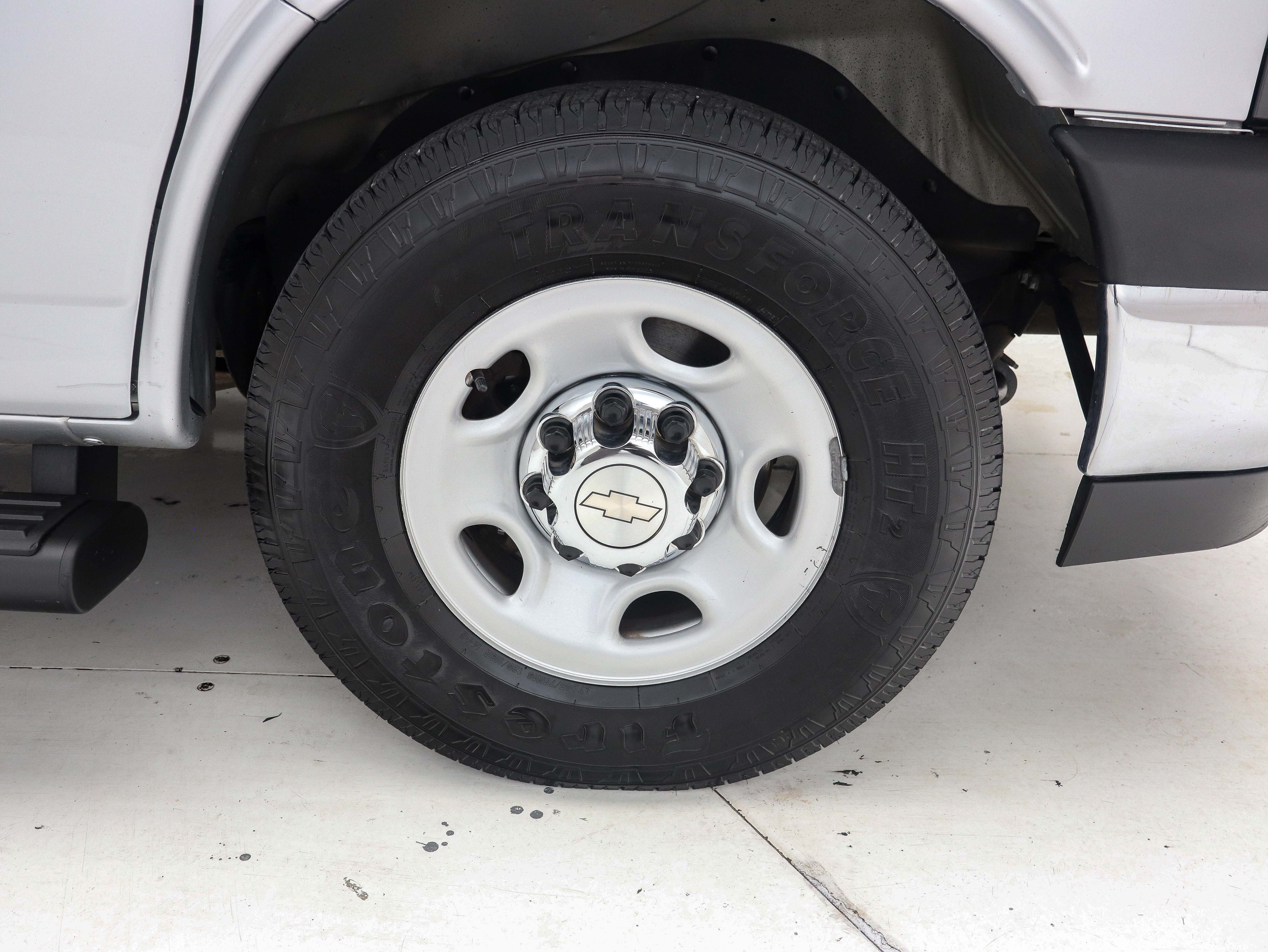 Used 2019 Chevrolet Express 3500 LT w/ LT Preferred Equipment Group RWD image 29