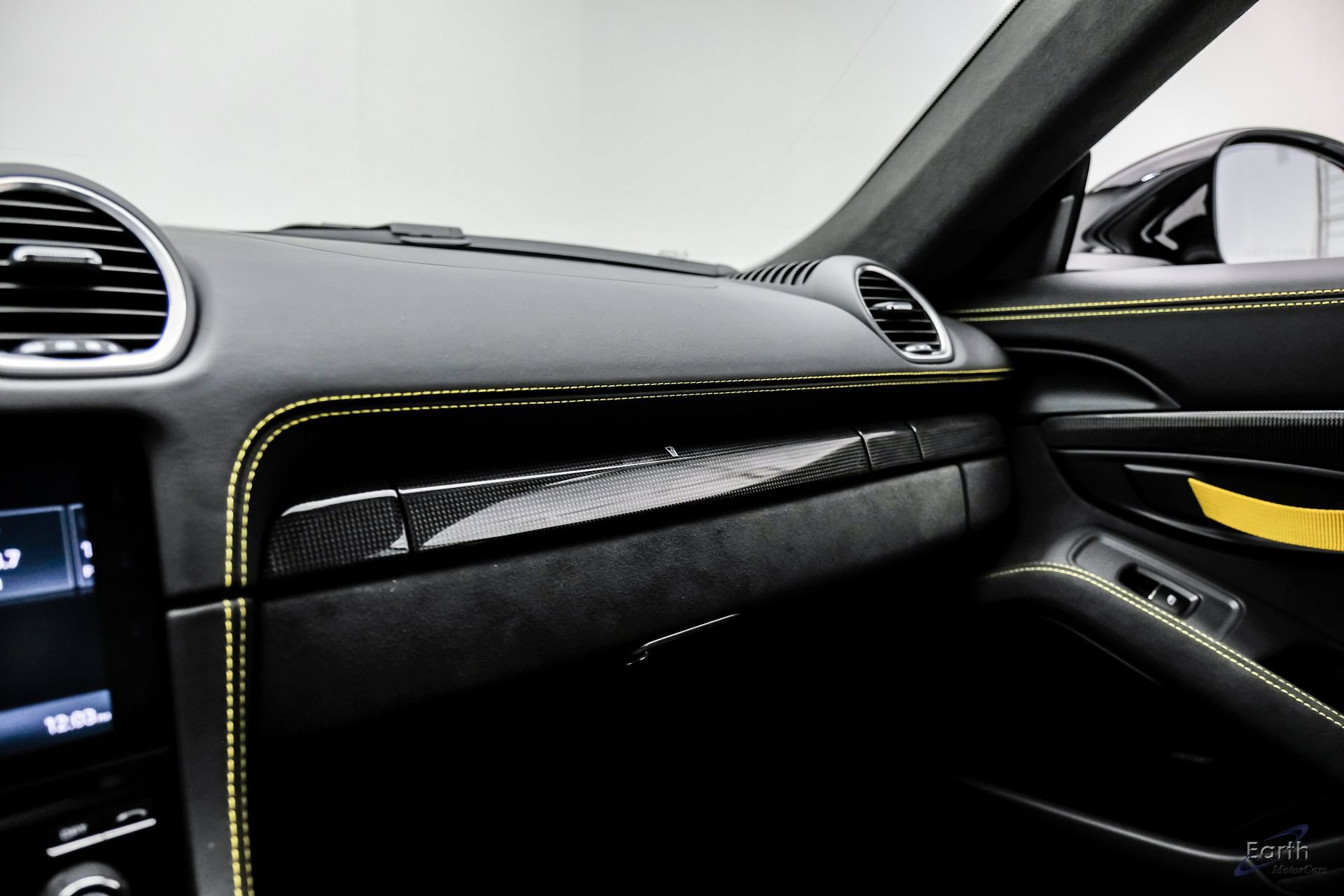Used 2023 Porsche 718 Cayman GT4 RWD image 75