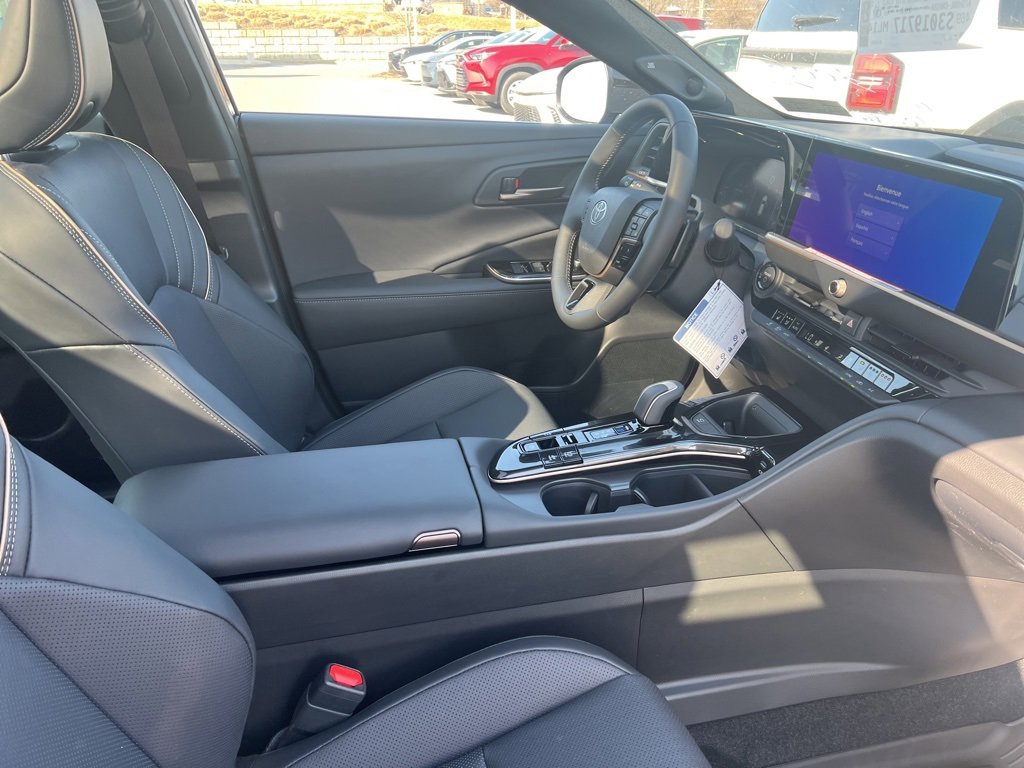 New 2025 Toyota Crown Signia image 6