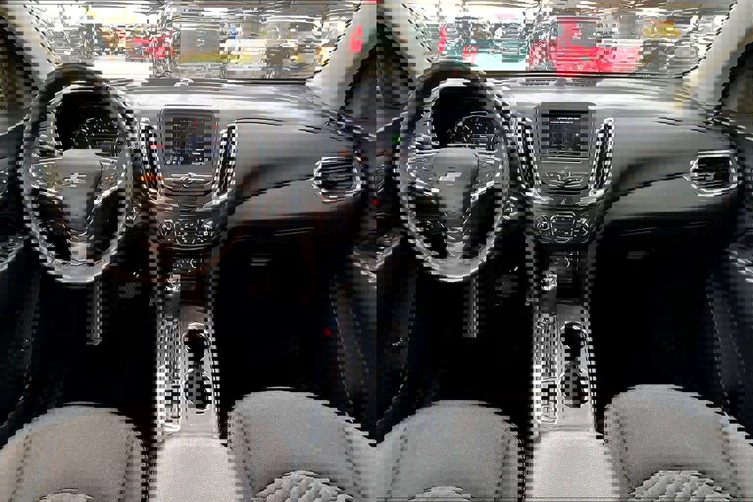 Used 2020 Chevrolet Equinox LT w/ Driver Convenience Package image 13