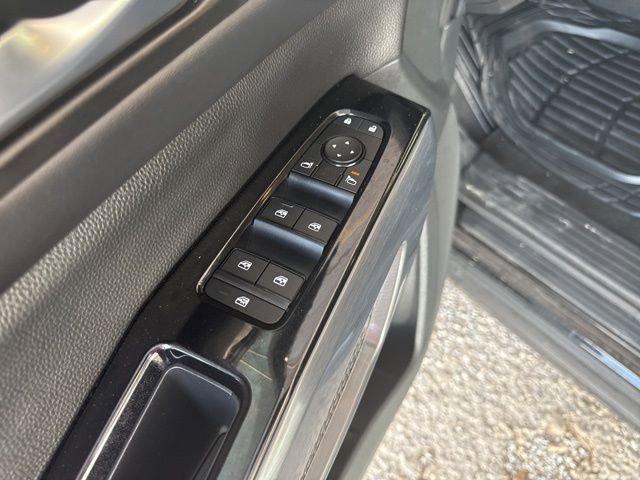 Used 2024 Nissan Pathfinder SL w/ Black Appearance Package image 14