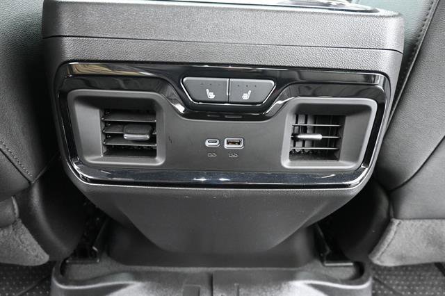 Used 2024 Chevrolet Silverado 1500 ZR2 w/ Technology Package AWD/4WD image 16