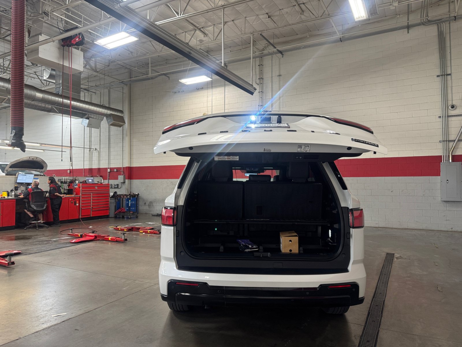 Certified 2025 Toyota Sequoia Limited w/ Tow Technology Package AWD/4WD image 34