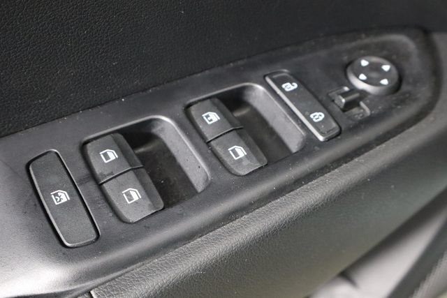 Used 2025 Hyundai Venue SE FWD image 22
