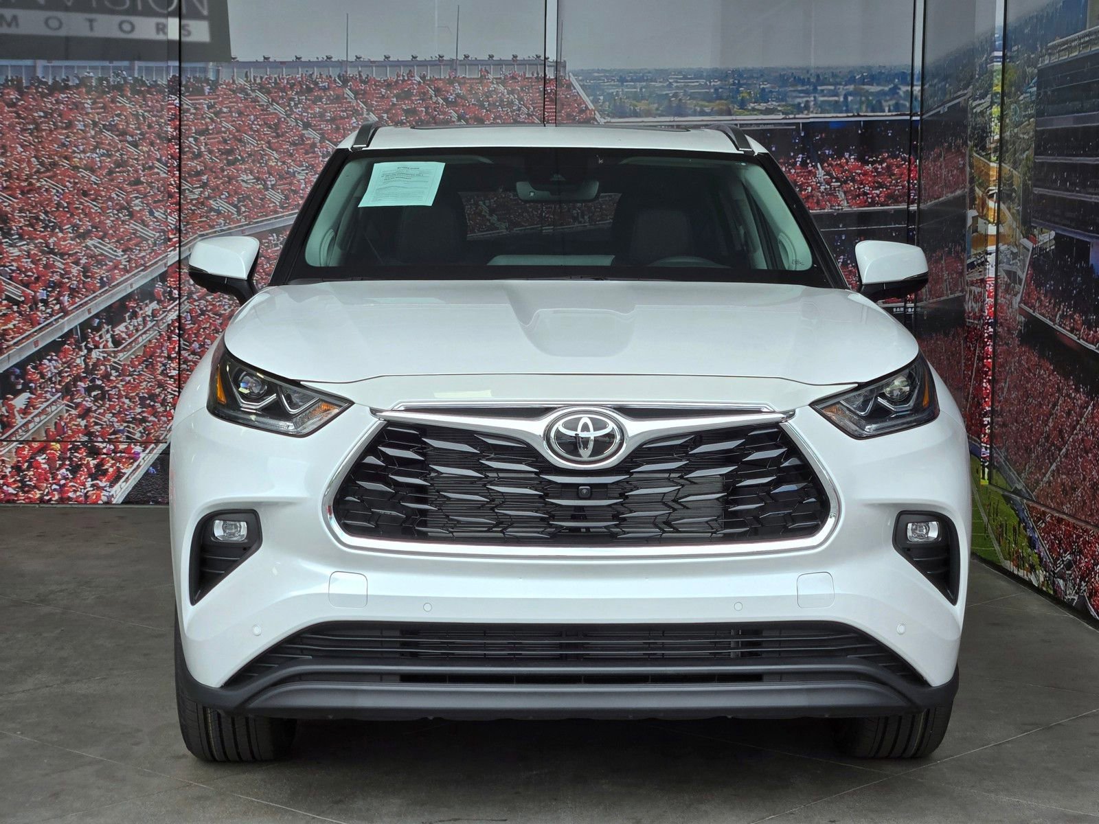 Certified 2026 Toyota Highlander Limited AWD/4WD image 3