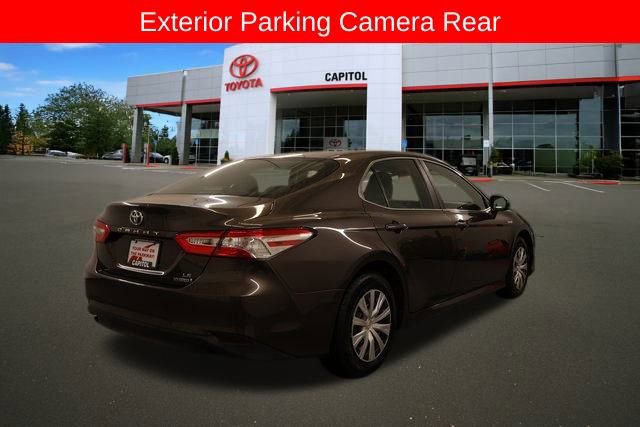 Used 2018 Toyota Camry LE image 3