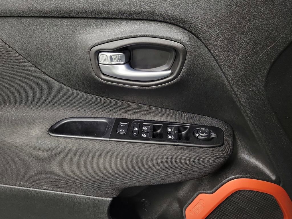 Used 2020 Jeep Renegade Latitude image 19