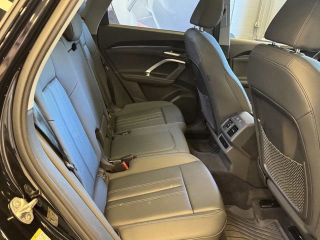 Used 2025 Audi Q5 Premium w/ Convenience Package AWD/4WD image 31