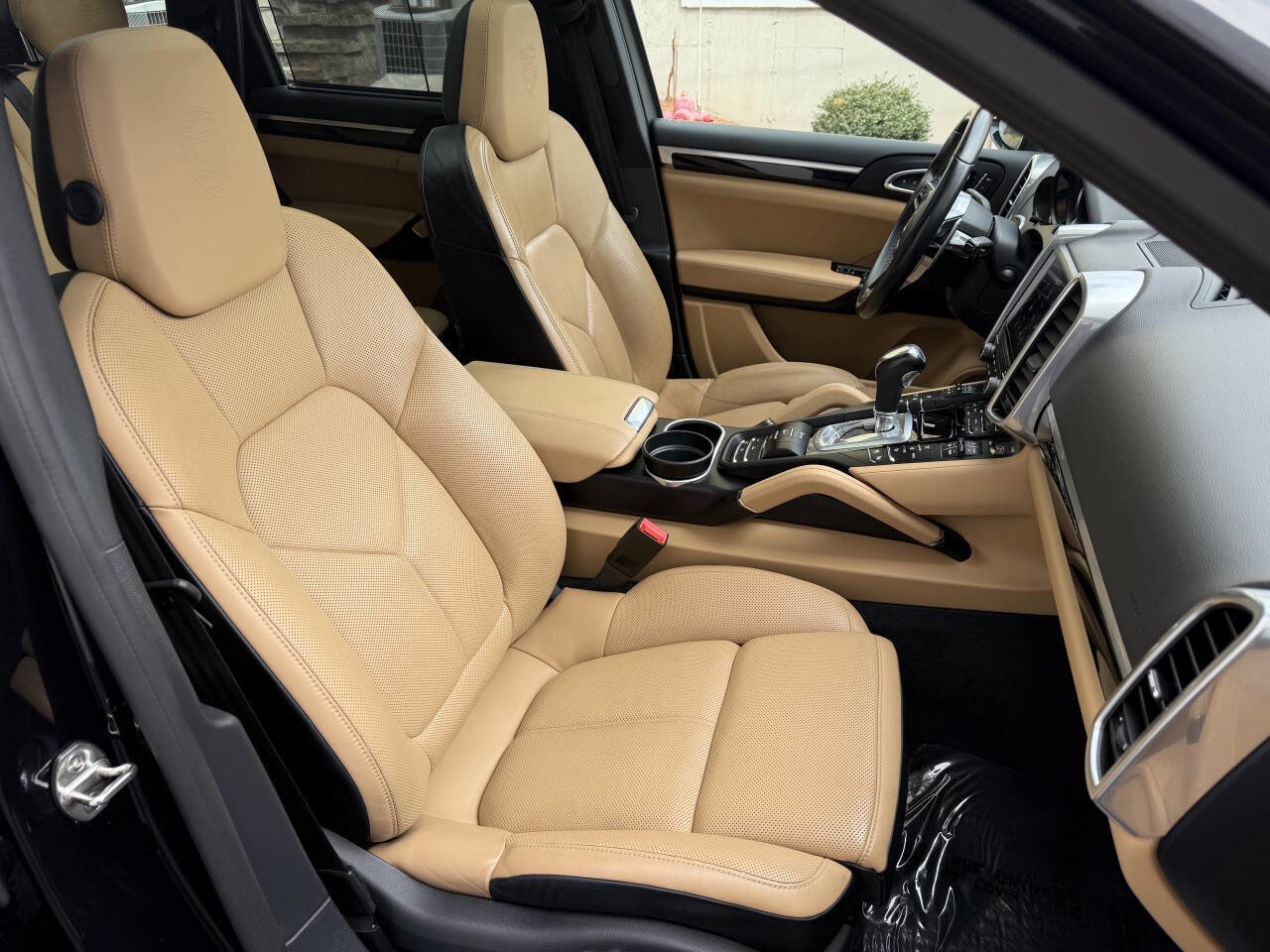 Used 2018 Porsche Cayenne S Platinum image 26