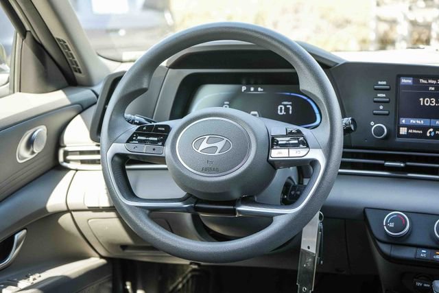 Certified 2024 Hyundai Elantra SE FWD image 16