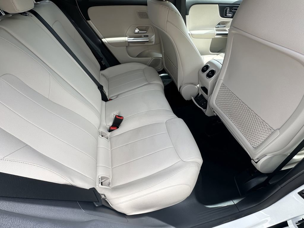 Certified 2025 Mercedes-Benz GLA 250 4MATIC image 18