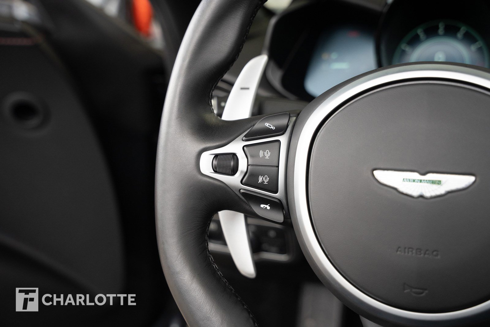 Used 2021 Aston Martin V8 Vantage Roadster image 26