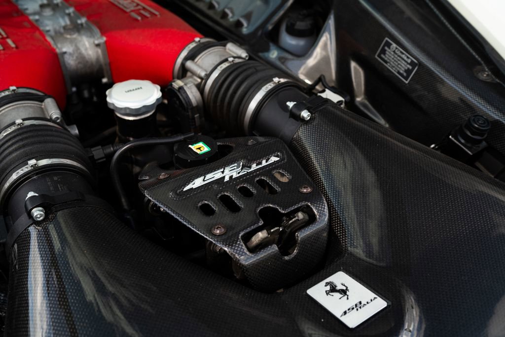 Used 2012 Ferrari 458 Italia Coupe RWD image 34