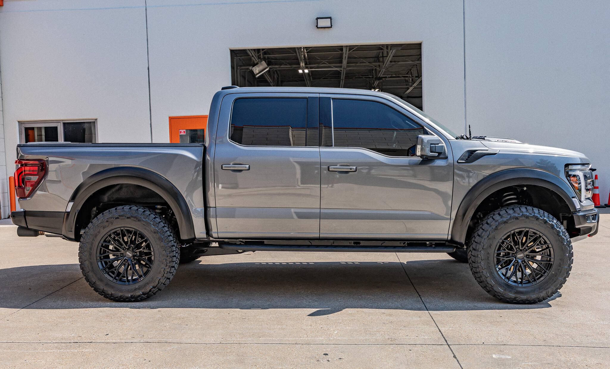 Used 2025 Ford F150 Raptor w/ Equipment Group 803A Raptor R AWD/4WD image 11