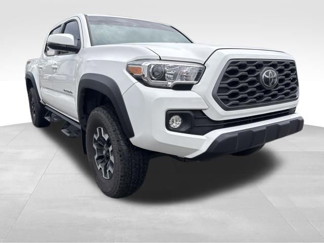 Used 2020 Toyota Tacoma TRD Off-Road image 3