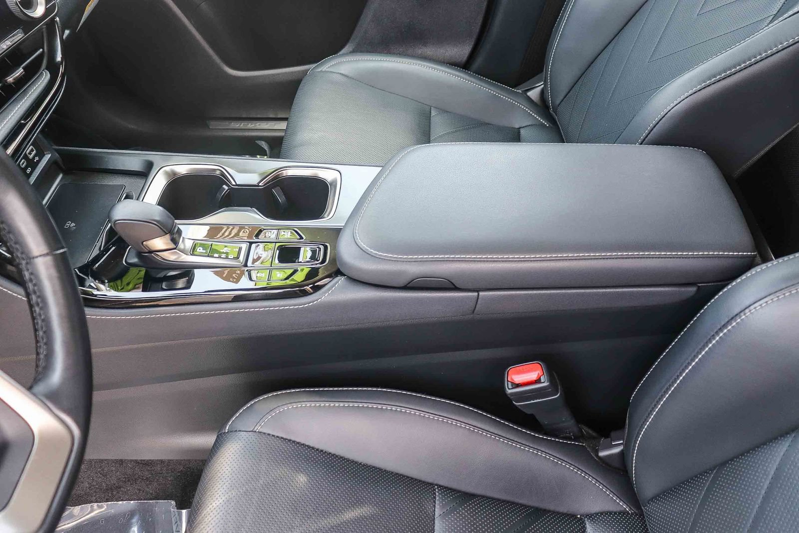 Certified 2025 Lexus NX 450h+ AWD w/ Accessory Package (Z2) image 22