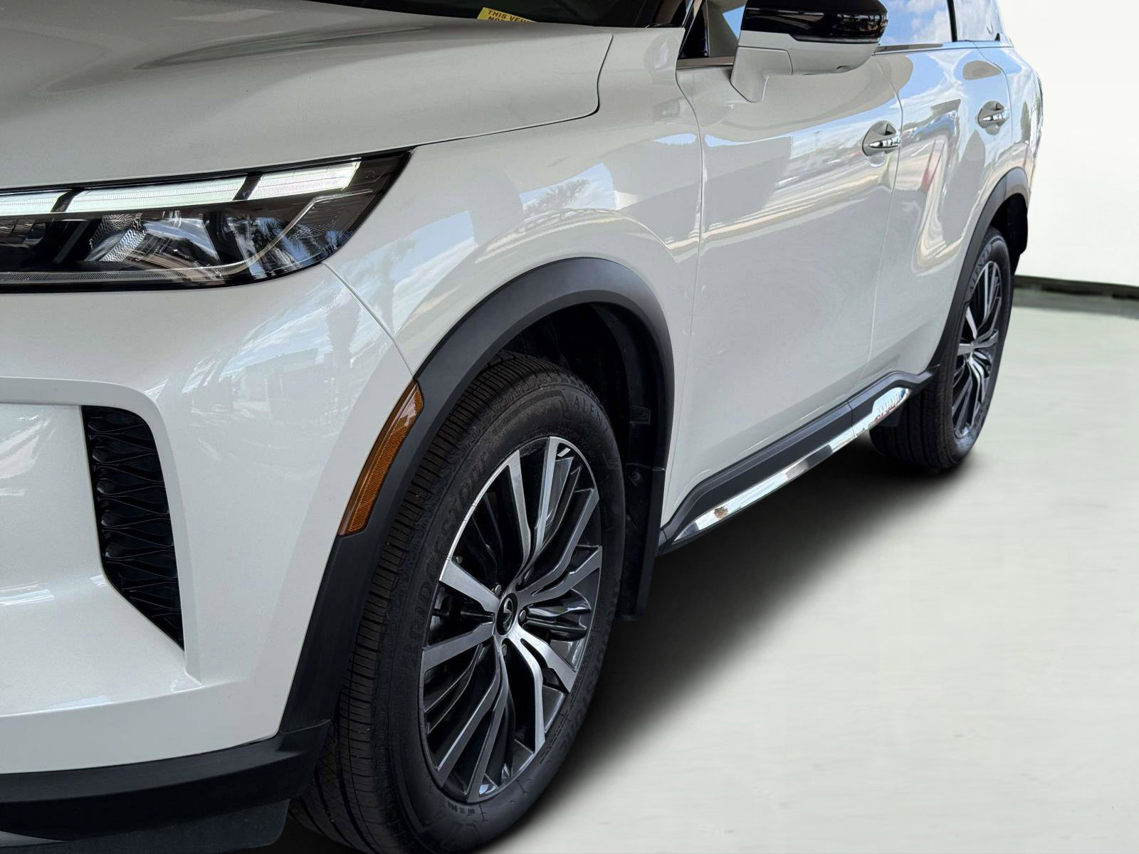 Used 2025 INFINITI QX60 Autograph image 32