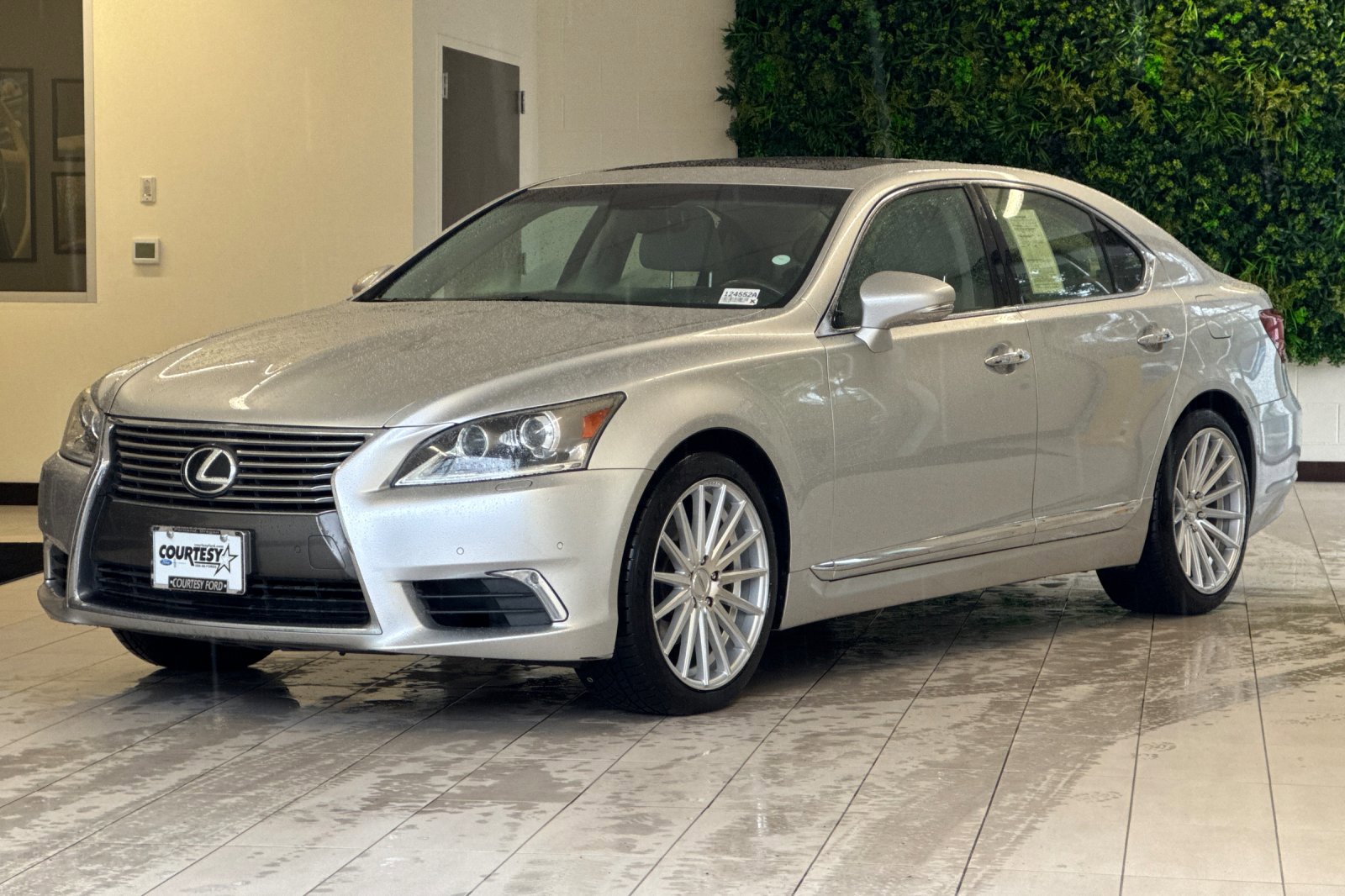 Used 2013 Lexus LS 460 w/ Comfort Pkg image 8